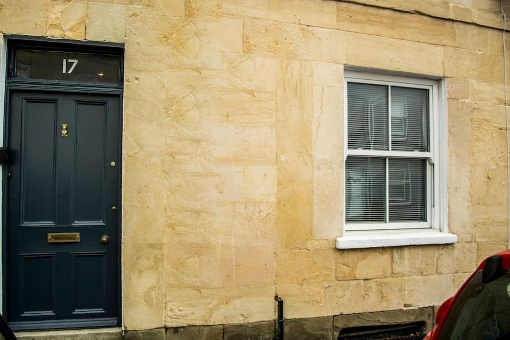 Lovely 3 Bed House In The Heart Of Челтнъм Екстериор снимка